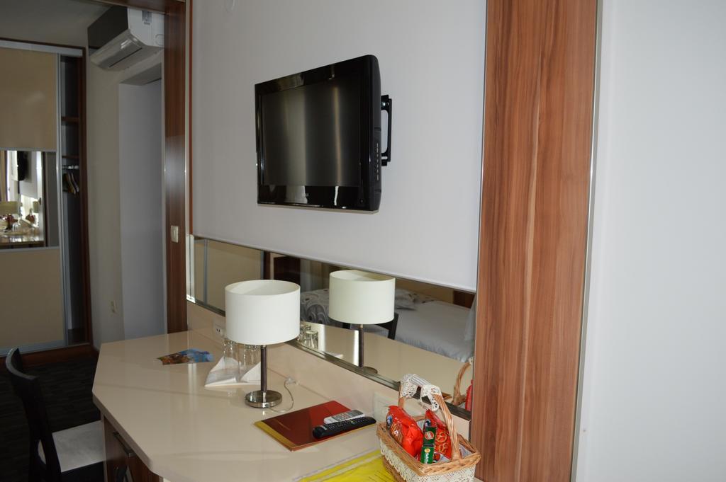 Hotel Lighthouse إيغالو الغرفة الصورة