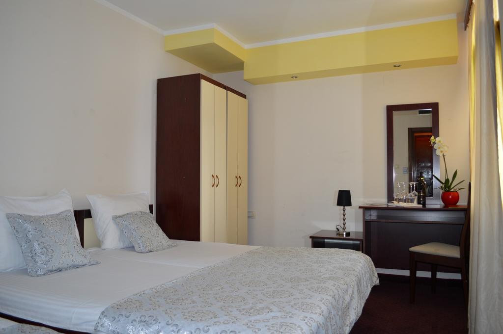Hotel Lighthouse إيغالو الغرفة الصورة